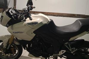 triumph tiger 1050