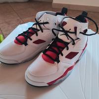 Scarpe Jordan bianche e rosse