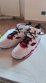 Scarpe Jordan bianche e rosse