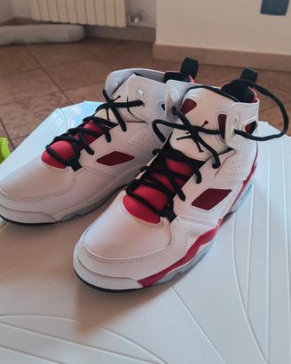 Scarpe Jordan bianche e rosse