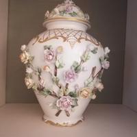 Vaso in porcellana di Capodimonte 