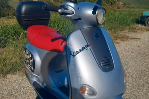 Vespa et4 125