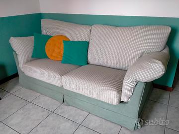 Divano Letto in Buone Condizioni