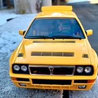 Kyosho Lancia Delta HF Integrale Gialla 1/18