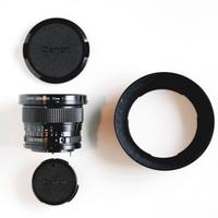 Canon FD 17mm f/4 con paraluce