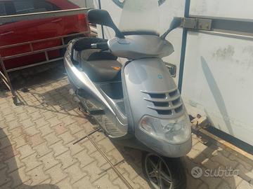 Piaggio hexagon 250 