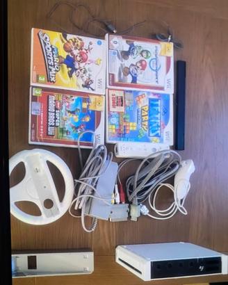Vend0 o scambi0 Wii + 4 giochi