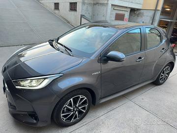 Toyota Yaris 1.5 Hybrid 4 serie