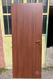 Porta interna a battente in MDF colore ciliegio