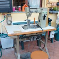 Macchina da cucire a colonna Necchi