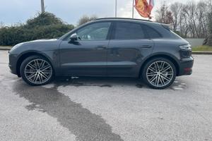PORSCHE MACAN S