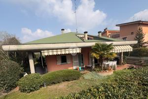 VILLA SINGOLA A MONZA