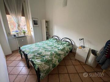 Stanza in appartamento di 65 m² a Milano