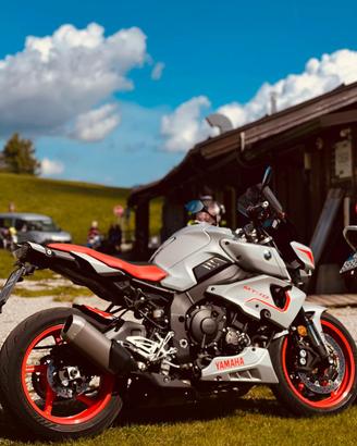 moto tenuta in modo maniacale
