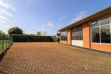 CAPANNONE A OSIO SOTTO