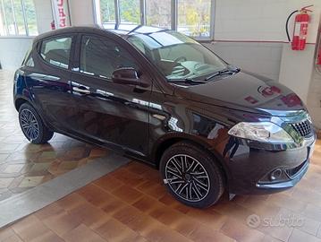 Lancia Ypsilon 1.0 FireFly 5 porte S&S Hybrid Silv