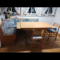 Tavolo allungabile con panca, contenitore e sedie