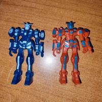 Giocattoli robot di plastica