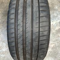 Michelin  PS4 235/40 R 18