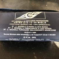 Kit segnali di soccorso navigazione entro 50 migli