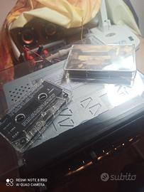 Autoradio con altoparlanti