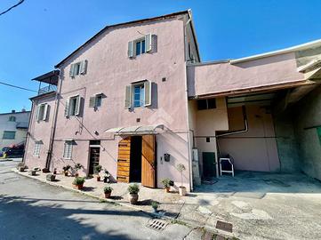 CASA INDIPENDENTE A PESCIA
