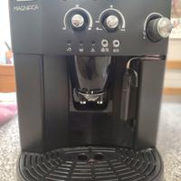Macchina caffè in grani de longhi
