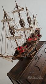 Galeone Ark Royal 100cm in legno con luci rosse