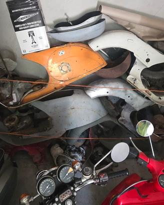 6 vespa telai e pezzi vari