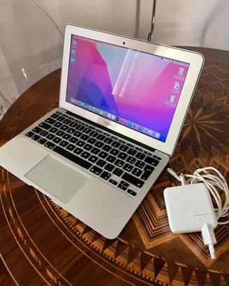 MacBooK Air 11 - inch Core i5 - 1.6 GHz/4gb/128gb/