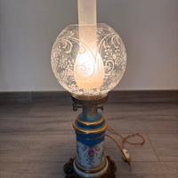 Lampada vintage in porcellana e vetro inciso