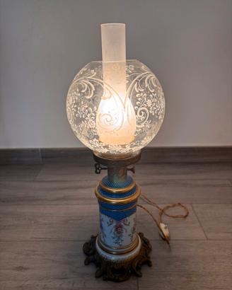 Lampada vintage in porcellana e vetro inciso