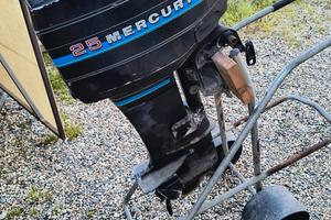 motore fuoribordo Mercury 25 cv 