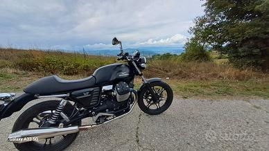 Moto Guzzi V7