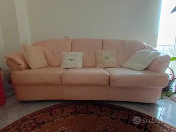 Divano 3 posti più 2 poltrone