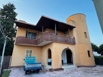 Rif.34 Viale Kennedy