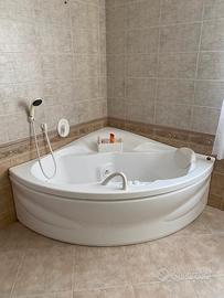 Vasca idromassaggio jacuzzi