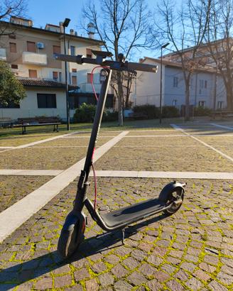 Monopattino elettrico Navee v50i pro