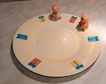 PIATTINO CON DECORAZIONI A RILIEVO. NUOVO
