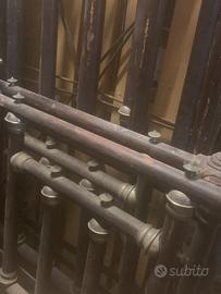 Struttura letto antico compreso di reti