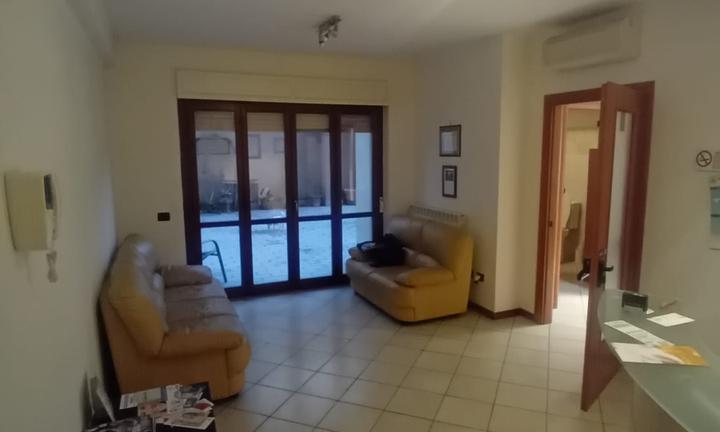 Via XX settembre appartamento ampio terrazzo