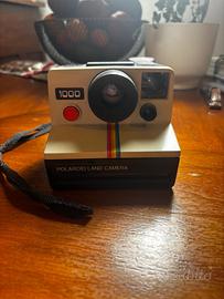 Polaroid 1000 land camera