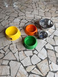 Ciotole diverse dimensioni, in plastica ed acciaio