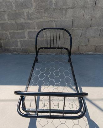 Letto singolo in ferro 