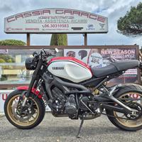 YAMAHA XSR 900 CUSTOM Ohlins Akrapovic