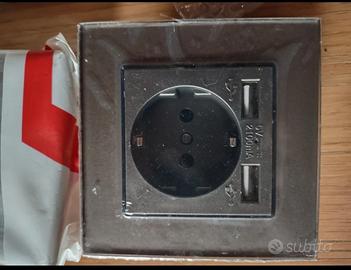 prese corrente 220v trasformatore 12v usb