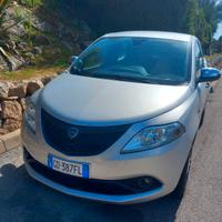 LANCIA YPSILON 1.0 FIREFLY HYBRID ECOCHIC SILVER
