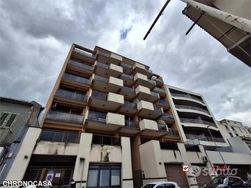 Panoramico e rifinito quadrivani con posto auto