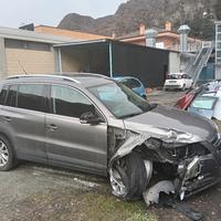 auto incidentata con motore  funzionante 