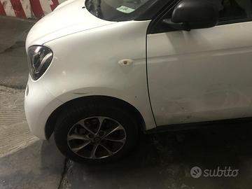 Samrt forfour con pochissimi chilometri originali